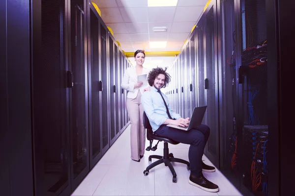 Team Young Technicians Working Together Servers Data Center Using Laptop — Stock Photo, Image