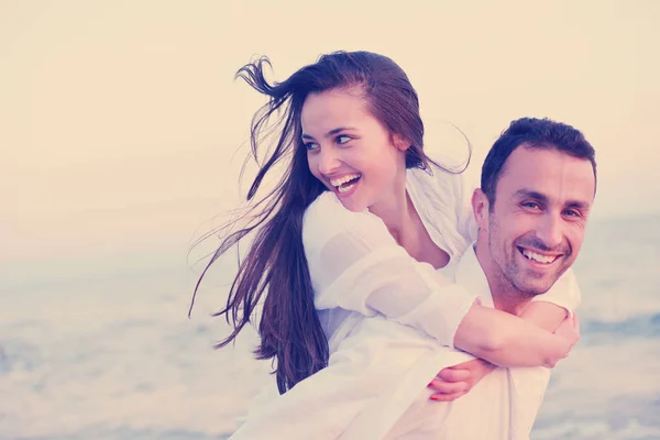 Felice Giovane Coppia Romantica Innamorata Divertirsi Sulla Bella Spiaggia Bella — Foto Stock