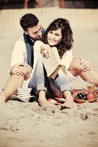 Happy Young Couple Enjoying Picnic Beach Have Good Time Summer — Stock Photo, Image