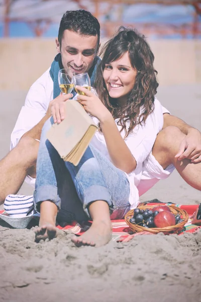 Happy Young Couple Enjoying Picnic Beach Have Good Time Summer — Stock Photo, Image