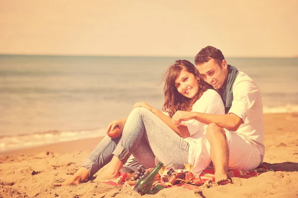 Happy Young Couple Enjoying Picnic Beach Have Good Time Summer — Stock Photo, Image