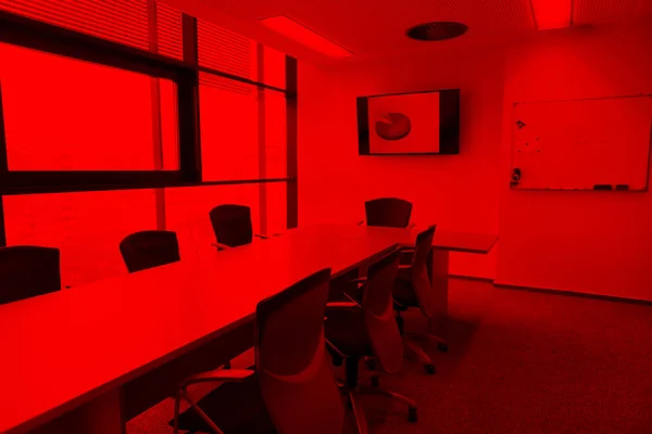 Interior Nueva Sala Reuniones Oficina Moderna Con Grandes Ventanales — Foto de Stock