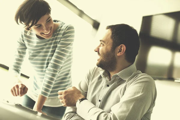 Two Business People Preparing Next Meeting Discussing Ideas — Stock Photo, Image