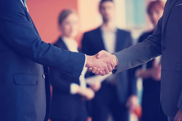 Parceiros Negócios Conceito Parceria Com Dois Homens Negócios Handshake — Fotografia de Stock