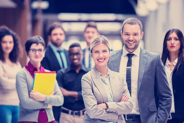 Jeunes Gens Affaires Multiethniques Groupe Marchant Debout Vue Dessus — Photo