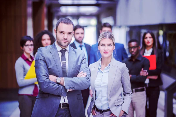 Junge Multiethnische Geschäftsleute Gehen Stehend Und Von Oben — Stockfoto