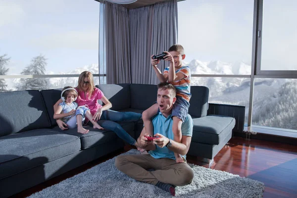 Família Feliz Pai Mãe Filhos Jogando Jogo Vídeo Pai Filho — Fotografia de Stock