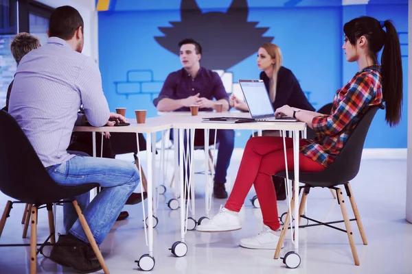 Startup Business Team Vergadering Modern Helder Kantoor Interieur Brainstormen Werken — Stockfoto