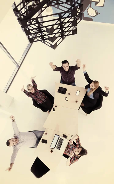 Top View Multietnisk Start Företag Grupp Brainstorming Möte Moderna Ljusa — Stockfoto