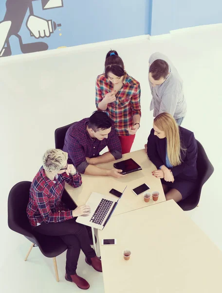 Shora Pohled Multi Etnické Startup Business Lidé Skupiny Brainstorming Setkání — Stock fotografie