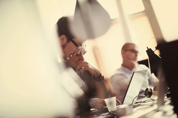 Start Imprenditori Gruppo Che Lavorano Tutti Giorni Lavoro Presso Ufficio — Foto Stock