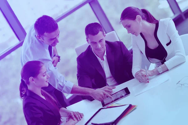 Grupo Jóvenes Empresarios Felices Una Reunión Oficina — Foto de Stock