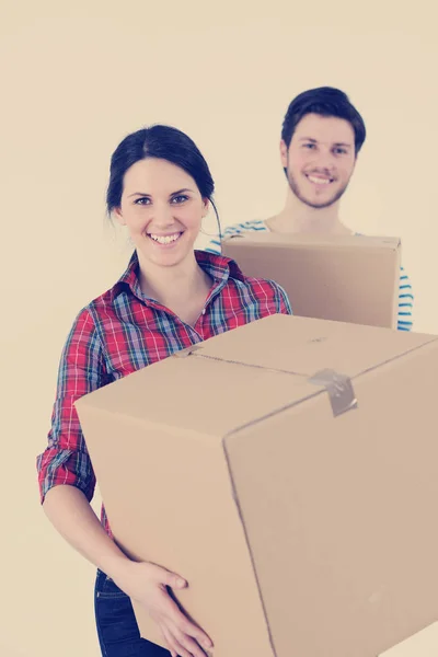 Glückliches Junges Paar Zieht Neues Zuhause — Stockfoto