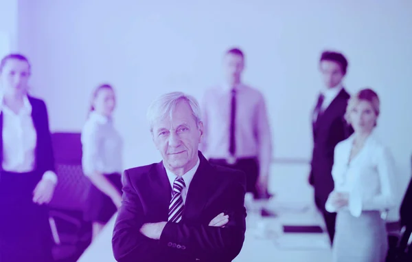 Geschäftsleute Team Bei Einem Meeting Einer Hellen Und Modernen Büroumgebung — Stockfoto