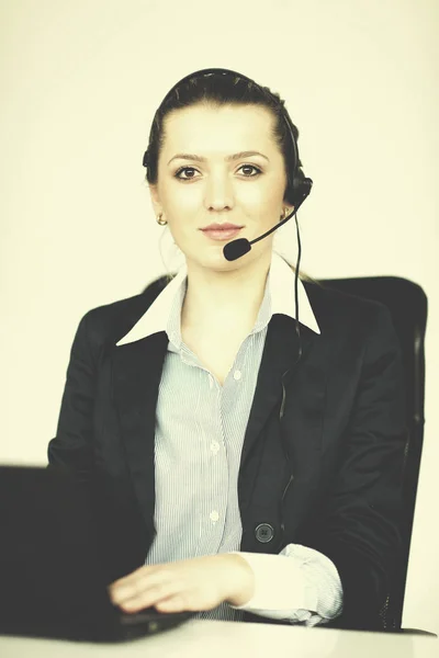 Mujer de negocios con auriculares — Foto de Stock