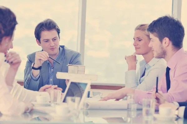 Grupo Personas Del Equipo Negocios Del Arquitecto Modelo Que Mira — Foto de Stock