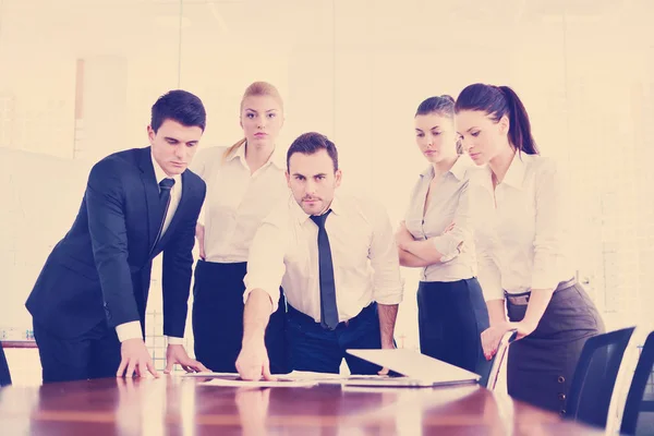 Retrato Del Grupo Del Equipo Gente Negocios Oficina Brillante Moderna —  Fotos de Stock