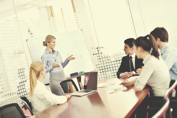 Gruppo Giovani Imprenditori Felici Incontro Ufficio — Foto Stock