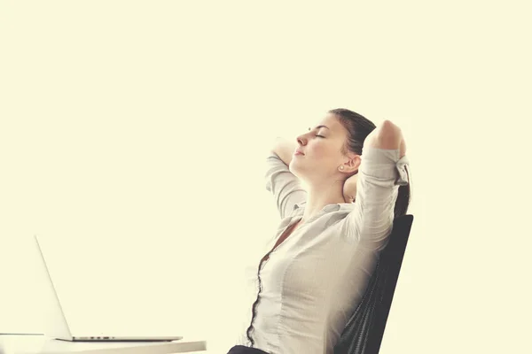 Mujer de negocios en la oficina — Foto de Stock