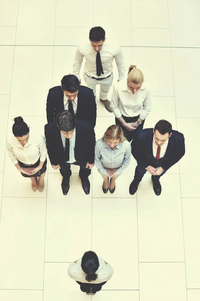 Zakenmensen Groep Bundelen Handen Verblijf Als Team Cirkel Vertegenwoordigen Concept — Stockfoto