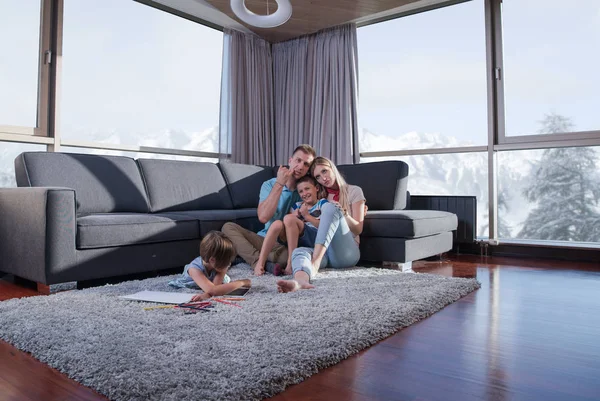 Happy Young Family Jugando Juntos Casa Suelo Usando Una Tableta — Foto de Stock