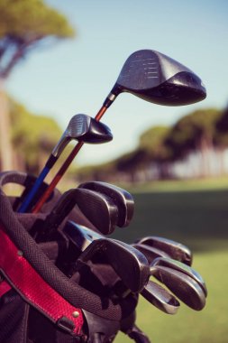 golf çantası rotasında kapatın