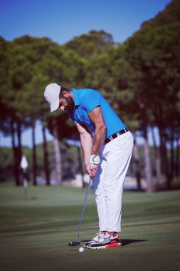 güneşli gün atış isabet golf oyuncu