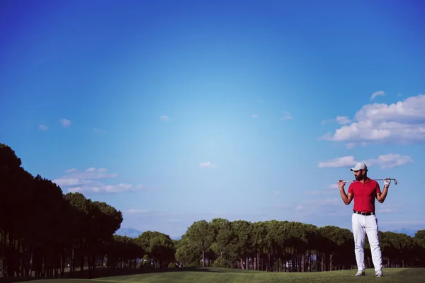 Golf Spelare Att Slå Skott Kurs Vacker Solig Dag — Stockfoto