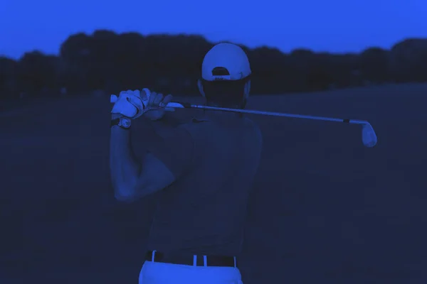 Golf Spelare Att Slå Skott Kurs Vacker Solig Dag — Stockfoto