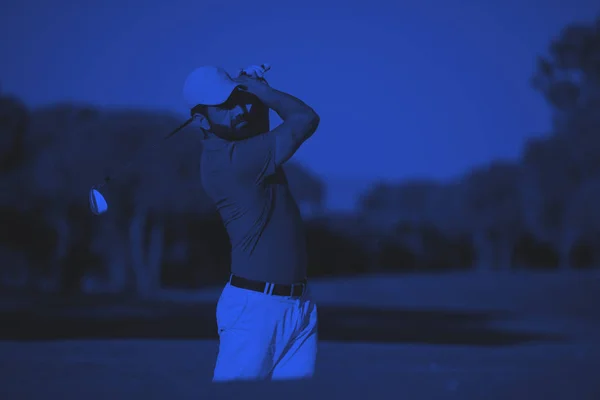 Gracz Golfa Pro Strzał Piłkę Piasku Bunkier Kurs Duo Ton — Zdjęcie stockowe
