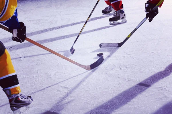 Buz Hokeyi Sporcuları Başında Müsabakası Konkeyi Eğitimdeki Genç Kızlar — Stok fotoğraf