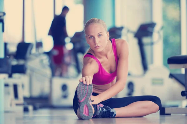 Cute Young Woman Stretching Warming Her Training Gym — Stock Photo, Image