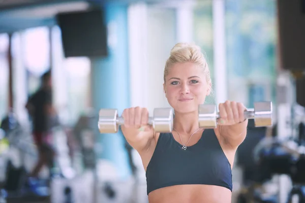 Gorgeou Vrouw Meisje Sommige Gewichten Heffen Werken Haar Biceps Een — Stockfoto