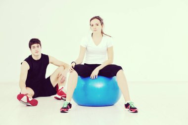 mutlu genç çift fitness egzersiz ve eğlence spor Spor Kulübü