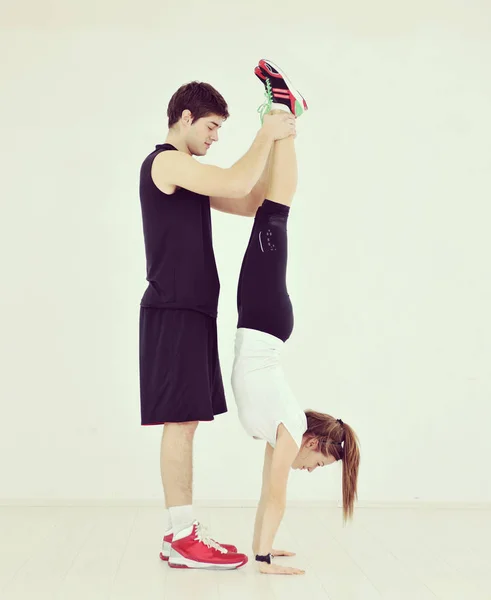 Grupo Jovens Felizes Excercise Relaxar Clube Fitness — Fotografia de Stock