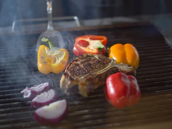バーベキューで野菜のステーキ — ストック写真