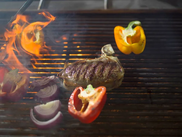バーベキューで野菜のステーキ — ストック写真