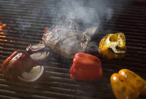 Deliziosa Bistecca Alla Griglia Con Verdure Barbecue — Foto Stock