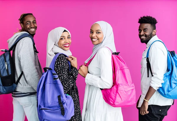 Portret van groep universiteitsstudenten — Stockfoto