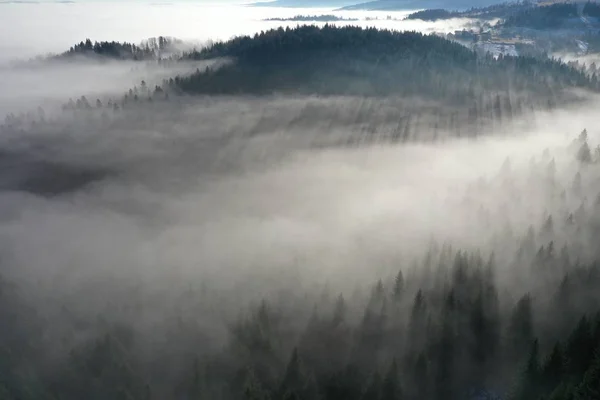 Αεροφωτογραφία Πετώντας Πάνω Από Σύννεφα Ομίχλης Έννοια Ατμοσφαιρική Ρύπανση — Φωτογραφία Αρχείου