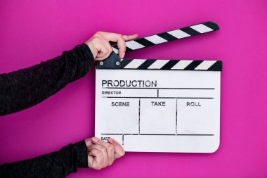 Mor pembe arkaplanda film alkışı