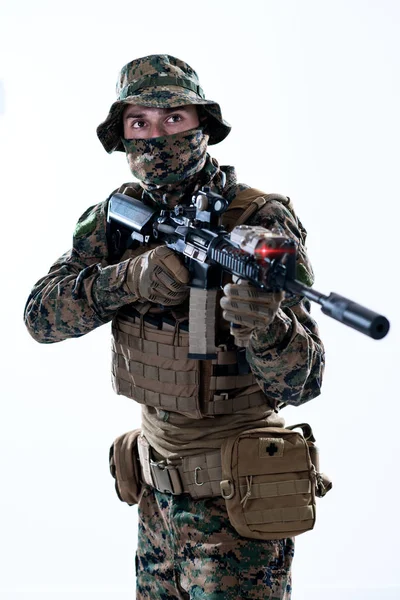 Soldat en action visant laseer optique de la vue — Photo