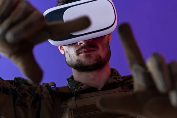Soldier virtual reality — Stock Photo, Image