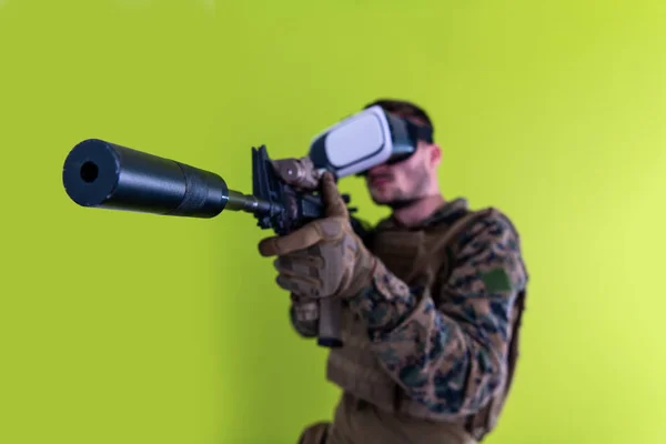 Soldaat virtual reality groene achtergrond — Stockfoto