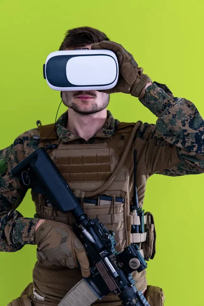 Soldier virtual reality green background — Stockfoto