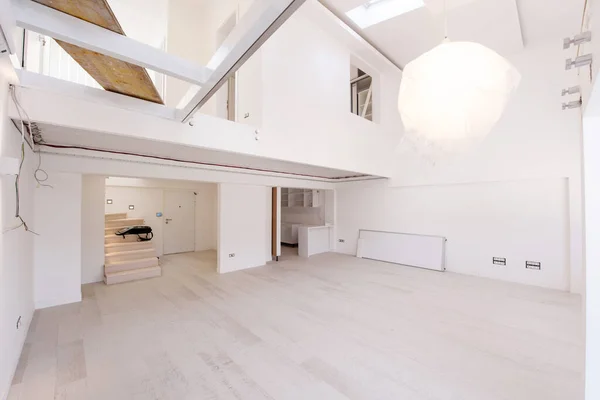 Intérieur Vide Élégant Appartement Moderne Aire Ouverte Deux Niveaux Avec — Photo