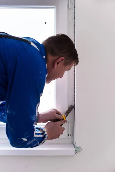 Giovane Operaio Edile Professionista Intonaco Pareti Gesso All Interno Del — Foto Stock