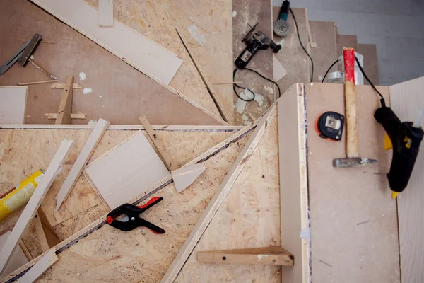 Arbeiten Stilvollem Interieur Mit Holztreppe Großer Moderner Luxuswohnung Auf Zwei — Stockfoto