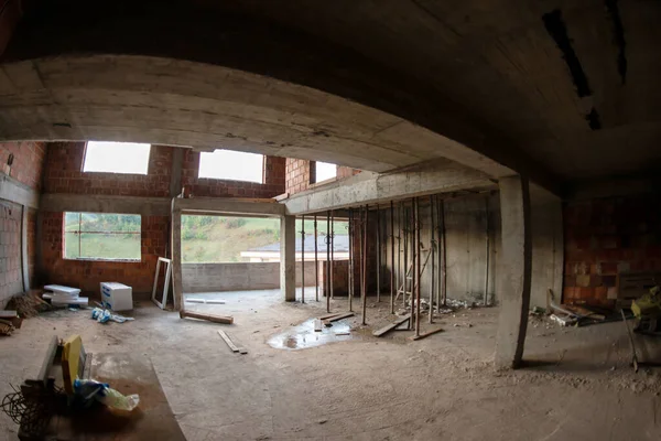 Construção Interior Novo Apartamento Dois Níveis Com Janelas Paredes Tijolo — Fotografia de Stock