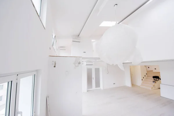 Interior Vazio Elegante Moderno Espaço Aberto Apartamento Dois Andares Com — Fotografia de Stock